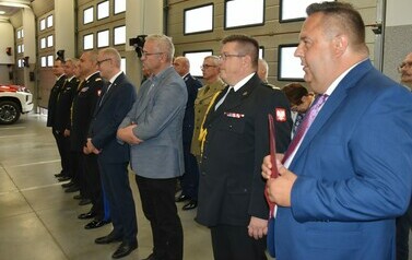 Przekazanie wozu bojowego straży pożarnej w Ełku