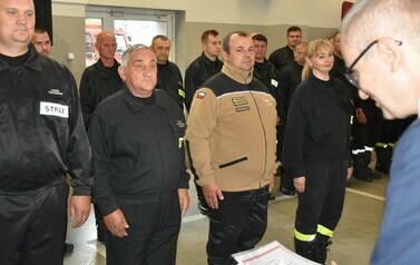 Przekazanie wozu bojowego straży pożarnej w Ełku