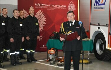 Przekazanie wozu bojowego straży pożarnej w Ełku