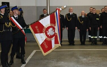 Przekazanie wozu bojowego straży pożarnej w Ełku