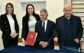 Umowa na budowę hali gimnastycznej w Woszczelach 20