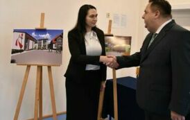 Umowa na budowę hali gimnastycznej w Woszczelach 7