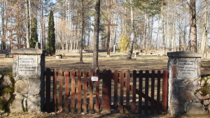 Zabytkowy cmentarz w Chrzanowie